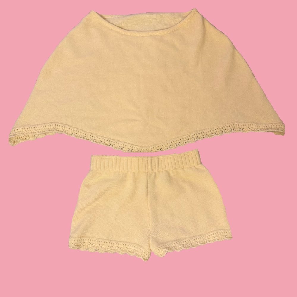 Cider Pastel Yellow Knit Two-Piece Set Cloak Top and Shorts
